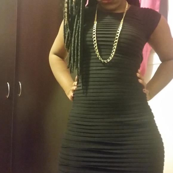 Bodycon, Backless Dress - Picture 2 of 4